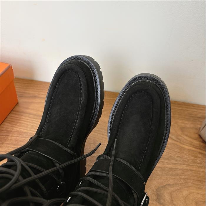 2025112817327568 550